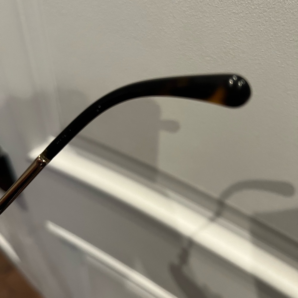 CHANEL Sunglasses with Pearl CC - Picture 7 of 9